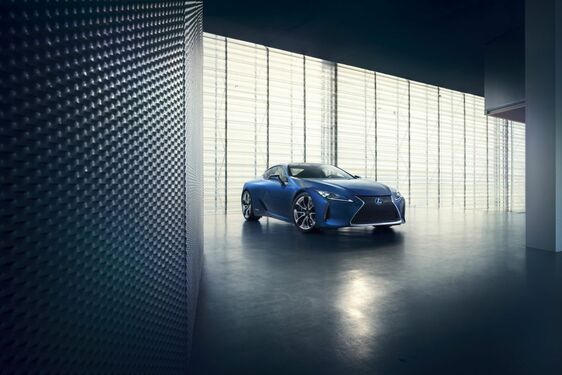  Lexus LC v novém modrém odstínu Structural Blue