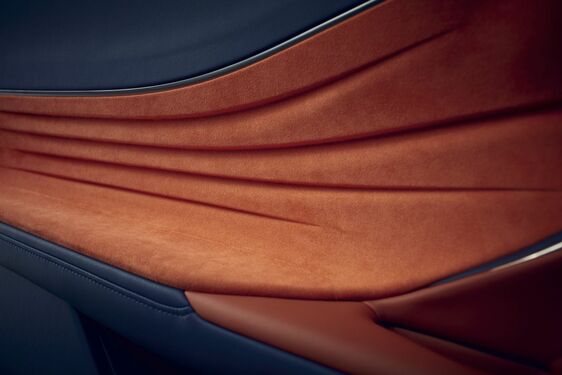  Lexus LC v novém modrém odstínu Structural Blue