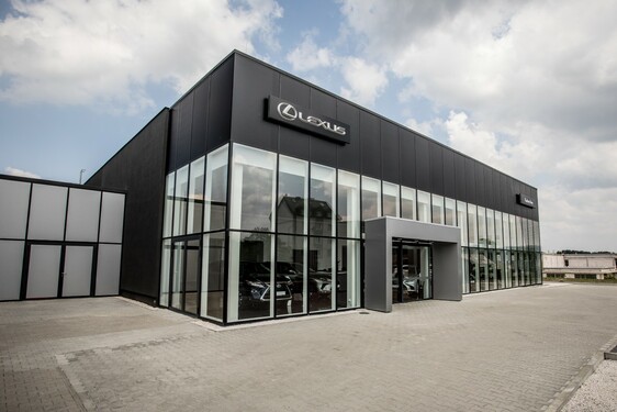 LEXUS OTEVŘEL NOVÝ SHOWROOM V KARLOVÝCH VARECH 