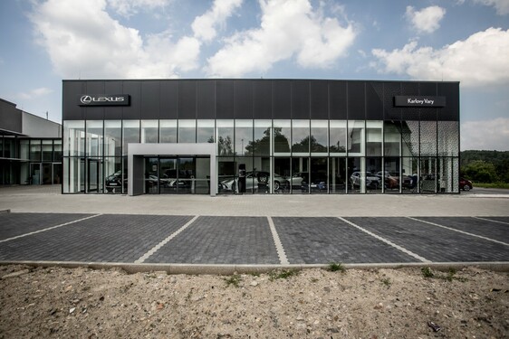 LEXUS OTEVŘEL NOVÝ SHOWROOM V KARLOVÝCH VARECH 