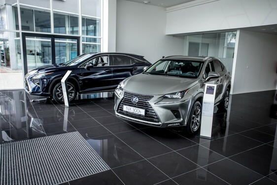 LEXUS OTEVŘEL NOVÝ SHOWROOM V KARLOVÝCH VARECH 