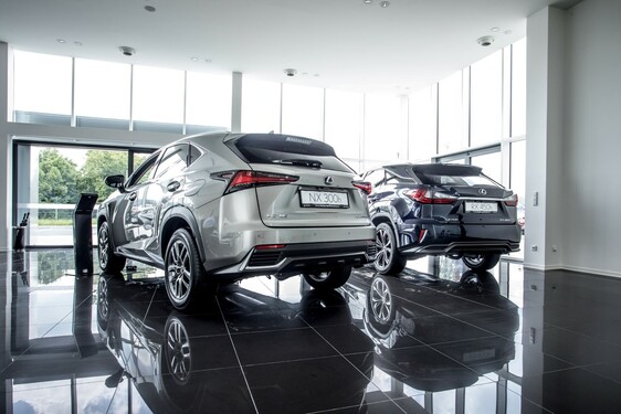 LEXUS OTEVŘEL NOVÝ SHOWROOM V KARLOVÝCH VARECH 