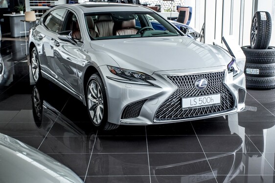 LEXUS OTEVŘEL NOVÝ SHOWROOM V KARLOVÝCH VARECH 