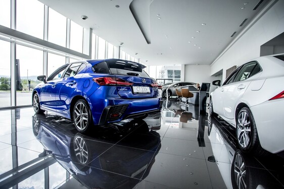LEXUS OTEVŘEL NOVÝ SHOWROOM V KARLOVÝCH VARECH 