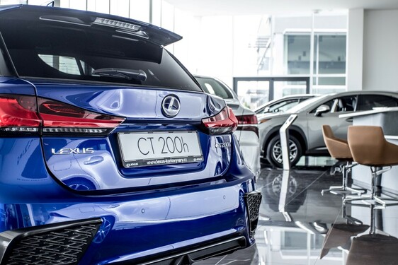 LEXUS OTEVŘEL NOVÝ SHOWROOM V KARLOVÝCH VARECH 