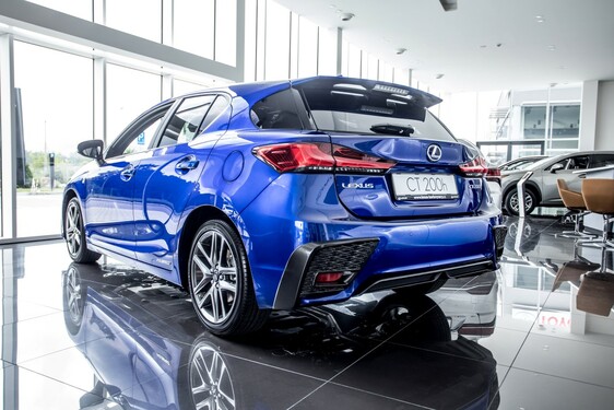 LEXUS OTEVŘEL NOVÝ SHOWROOM V KARLOVÝCH VARECH 