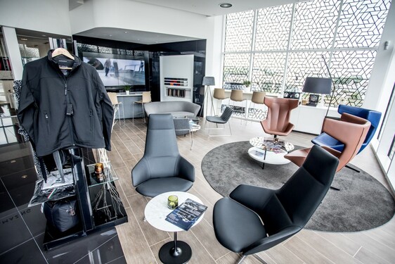 LEXUS OTEVŘEL NOVÝ SHOWROOM V KARLOVÝCH VARECH 