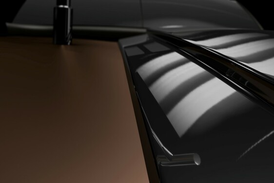LEXUS LY 650