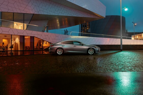 Lexus ES