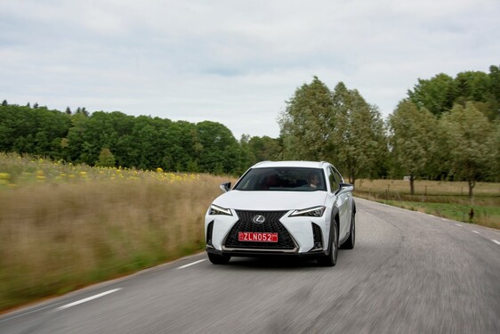 2018 UX F Sport