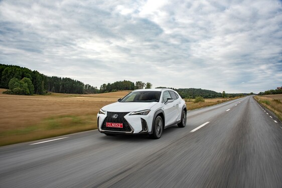 2018 UX F Sport
