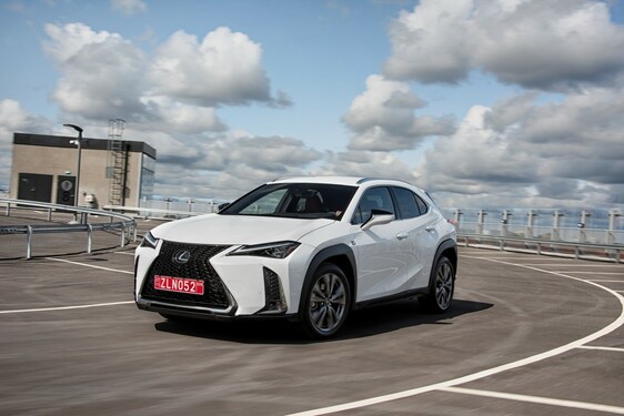 2018 UX F Sport
