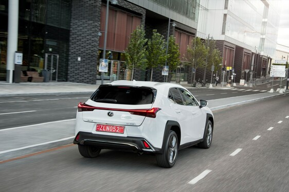 2018 UX F Sport