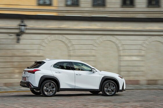 2018 UX F Sport