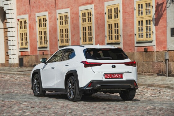 2018 UX F Sport