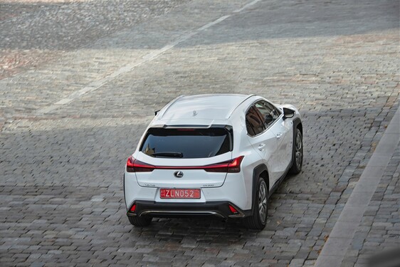 2018 UX F Sport