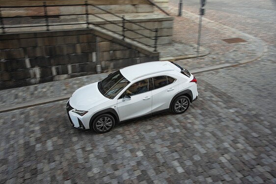 2018 UX F Sport