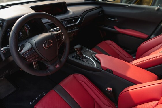 2018 UX F Sport