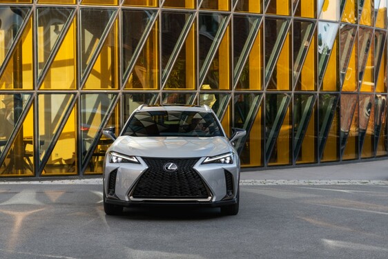 2018 UX F Sport