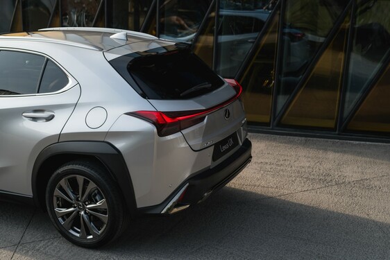 2018 UX F Sport