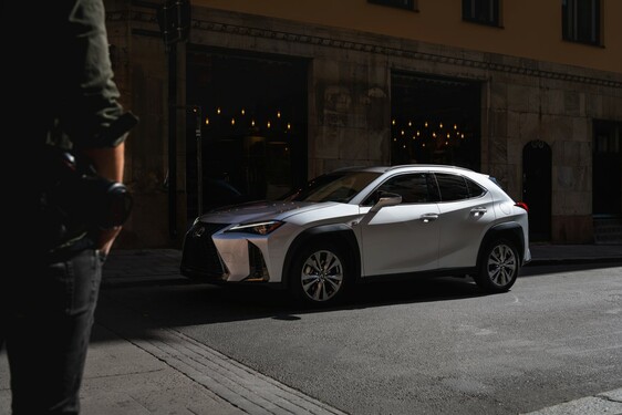 2018 UX F Sport