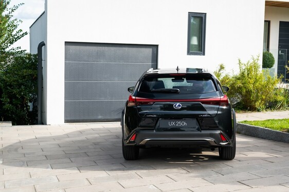 2018 UX 250h