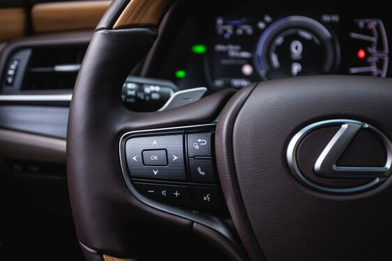 Lexus ES300 - local