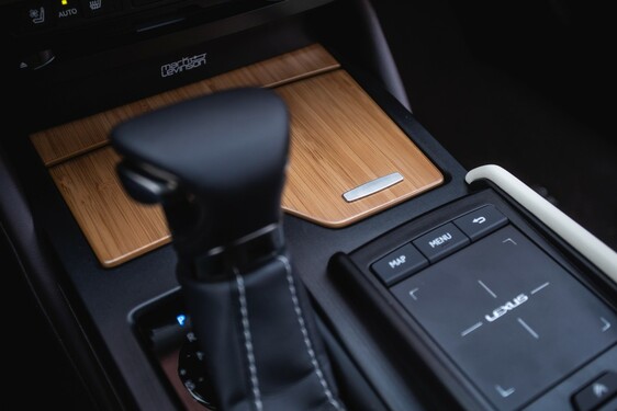 Lexus ES300 - local