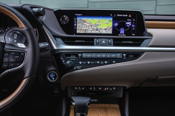 Lexus ES300 - local