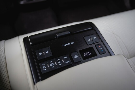 Lexus ES300 - local
