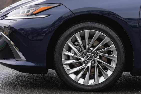 Lexus ES300 - local