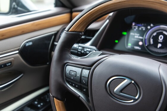 Lexus ES300 - local