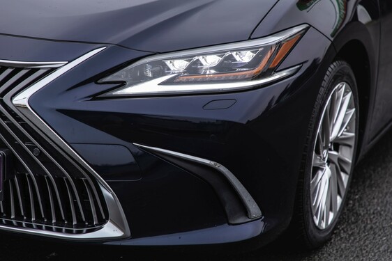 Lexus ES300 - local