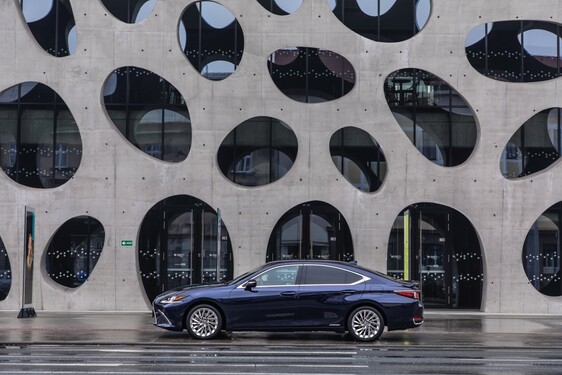 Lexus ES300 - local