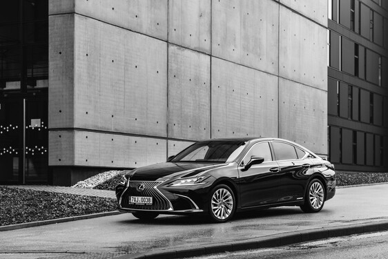 Lexus ES300 - local