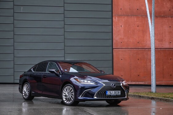 Lexus ES300 - local