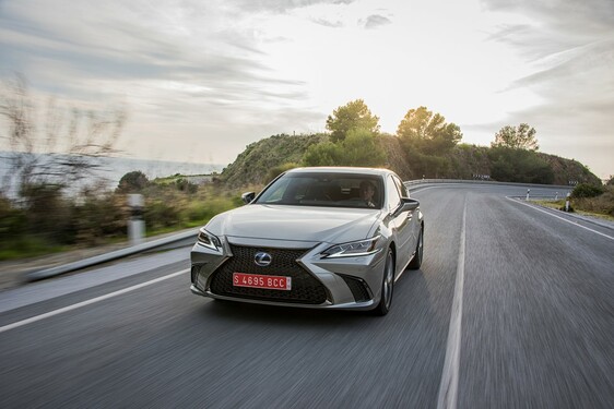 ES 300h Sonic Titanium