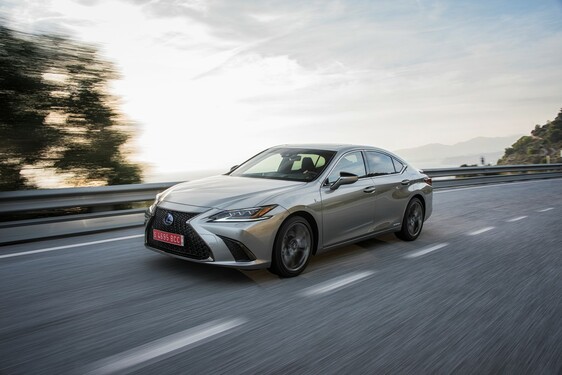 ES 300h Sonic Titanium