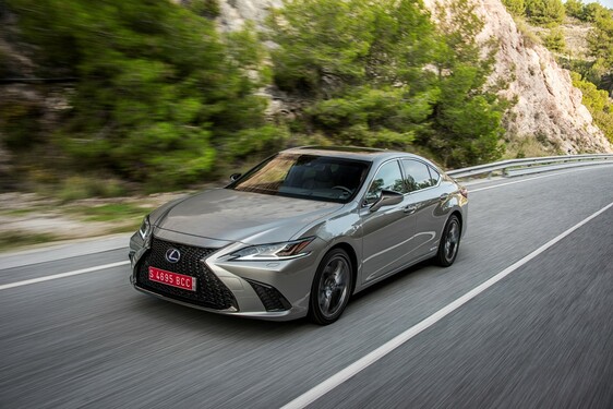 ES 300h Sonic Titanium