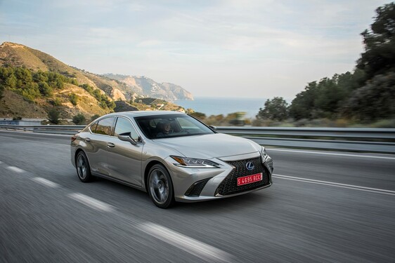 ES 300h Sonic Titanium