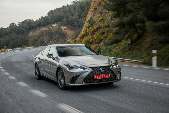 ES 300h Sonic Titanium