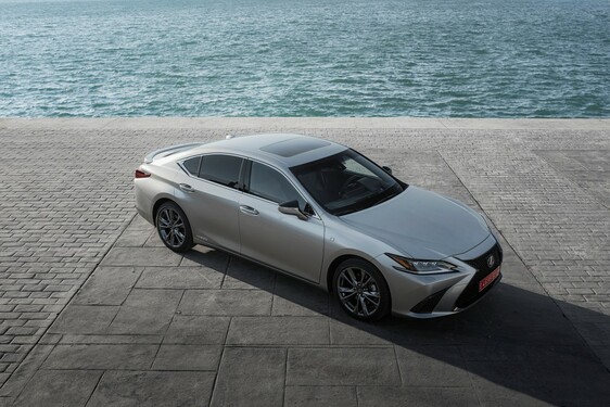 ES 300h Sonic Titanium