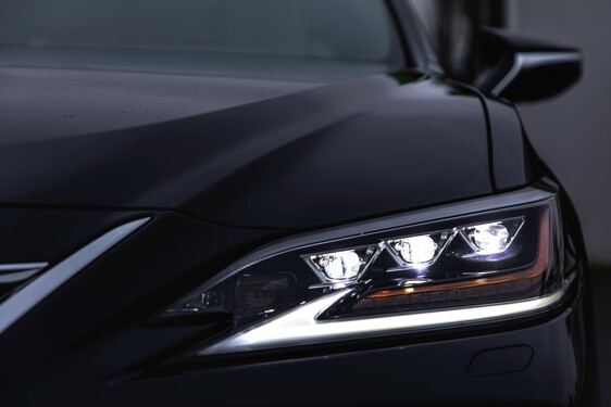 Lexus ES300 - local
