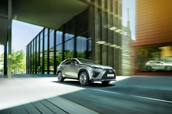2018 NX 300h