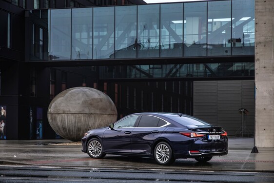 Lexus ES300 - local