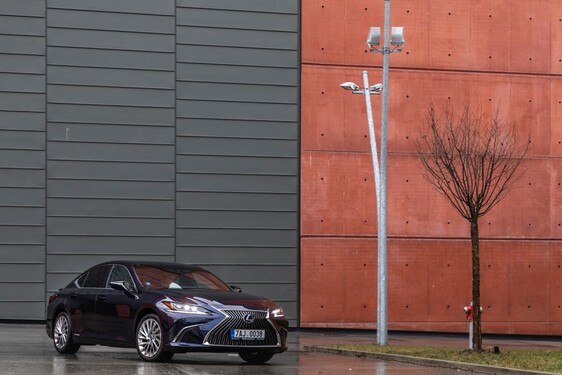 Lexus ES300 - local
