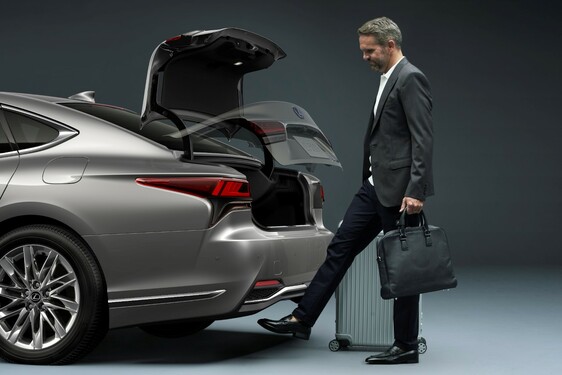 New Lexus LS