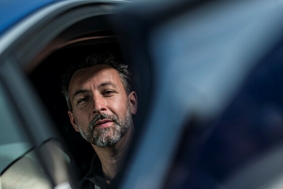 Hybridní crossover Lexus UX v přímém porovnání s průkopnickým hybridním SUV RX 