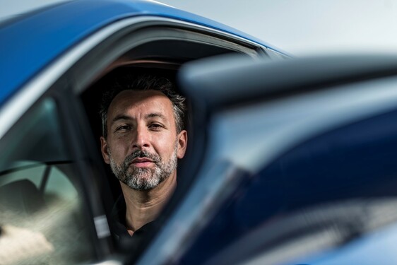 Hybridní crossover Lexus UX v přímém porovnání s průkopnickým hybridním SUV RX 