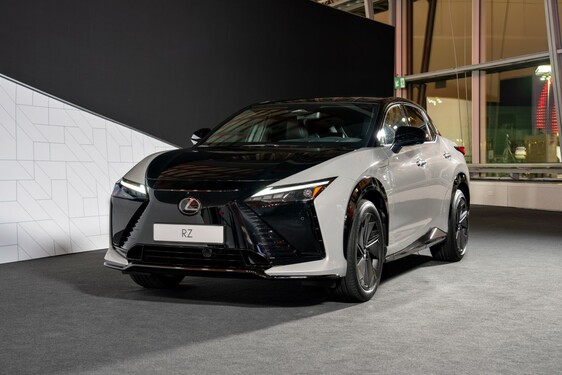 Lexus RZ 2025